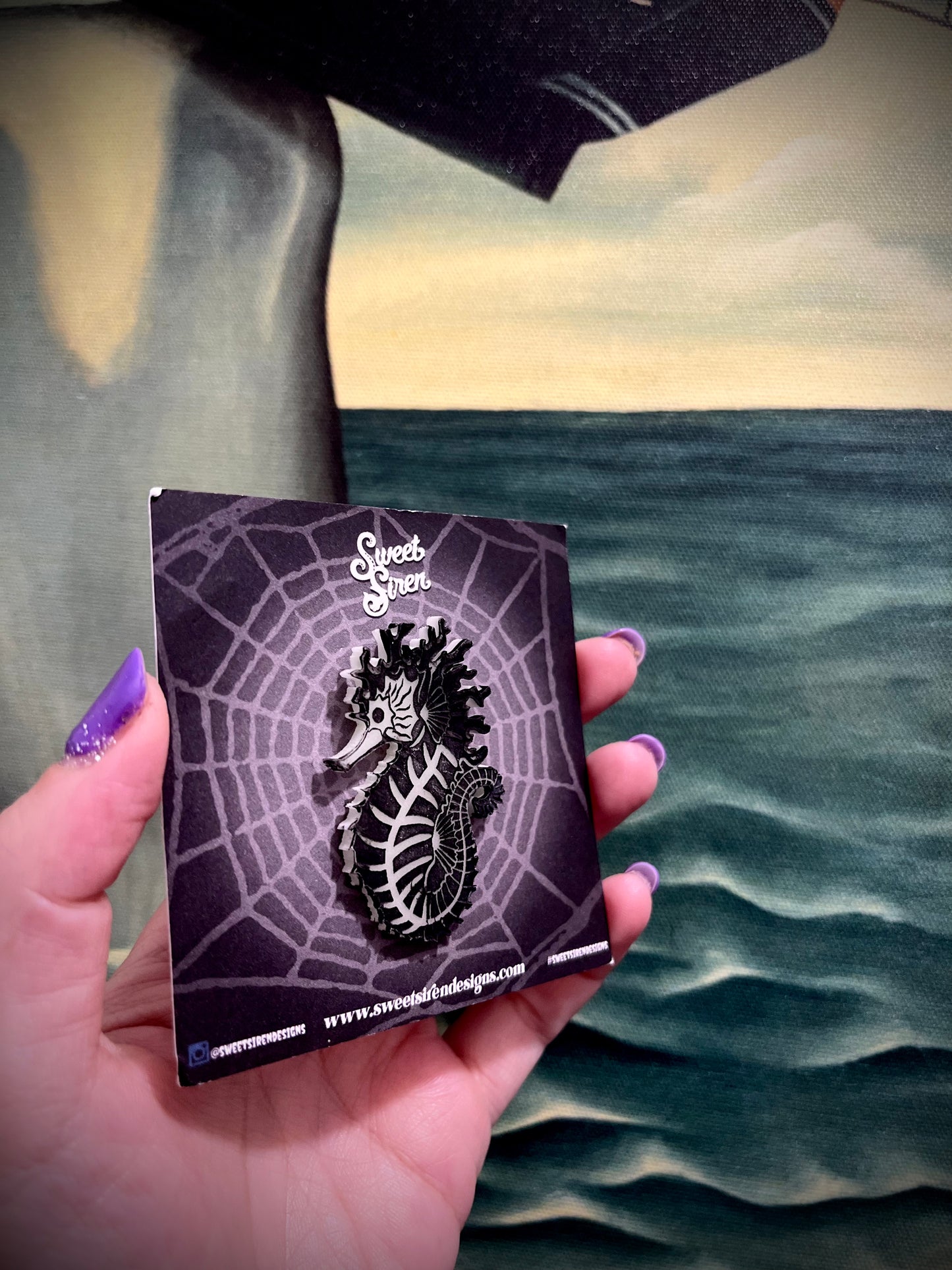 Skeleton Seahorse PIN Glow-in-the-Dark