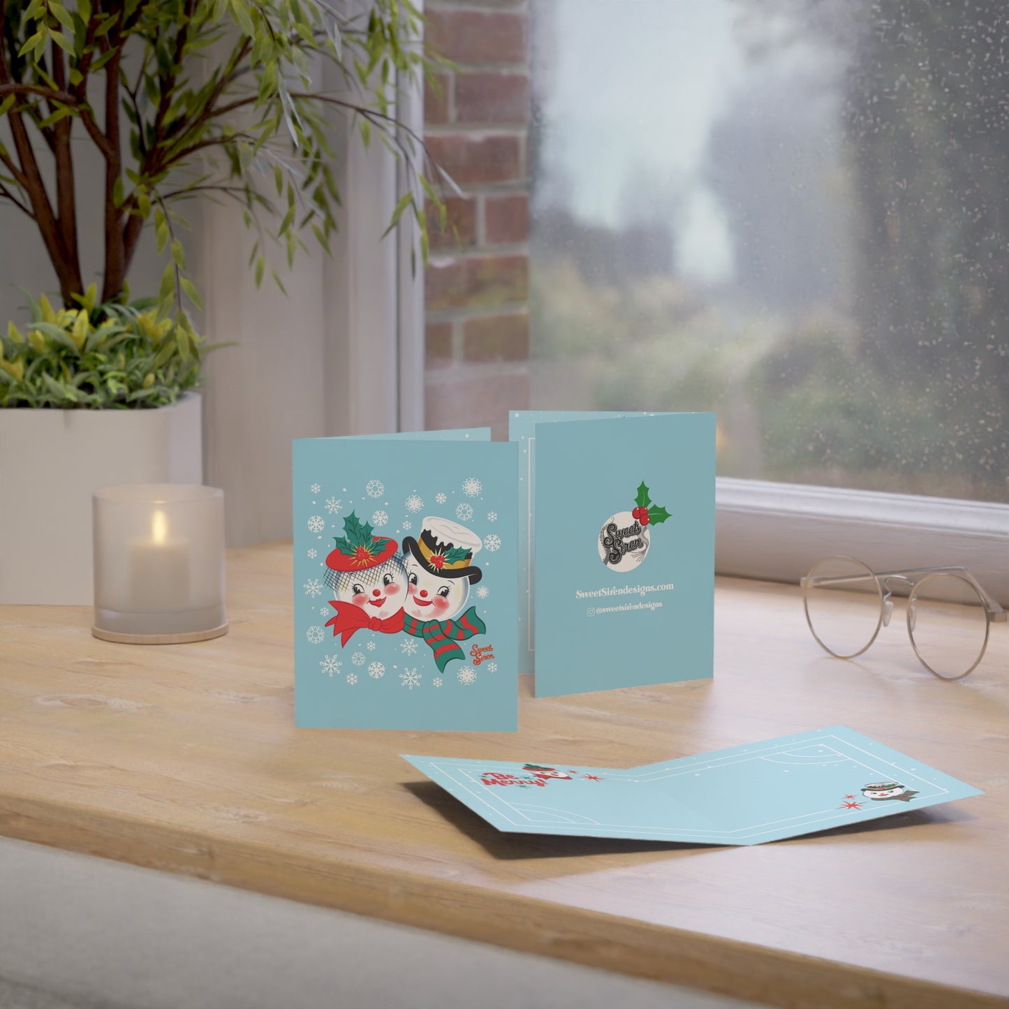 Snowed In Couple - Greeting Cards (1, 10, 30, and 50pcs)