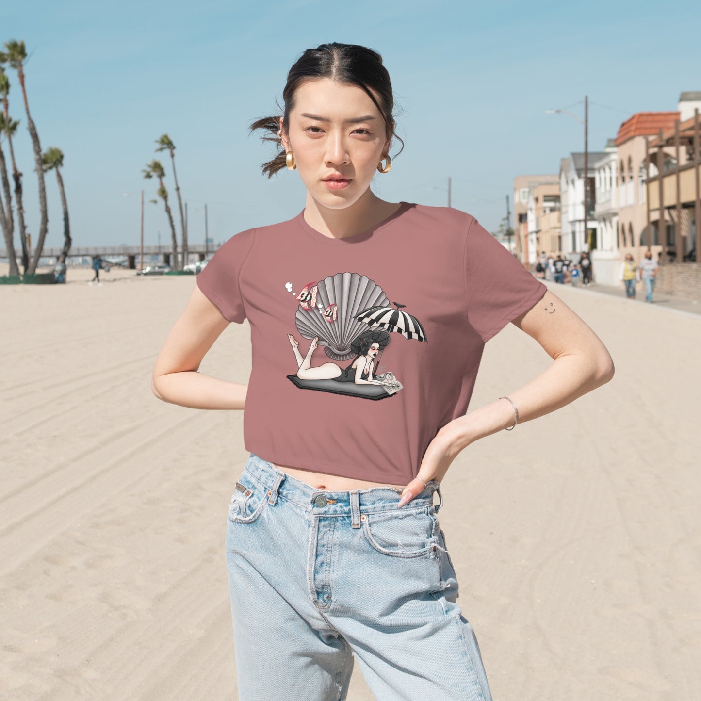 MerGoth - Women's Flowy Cropped Tee