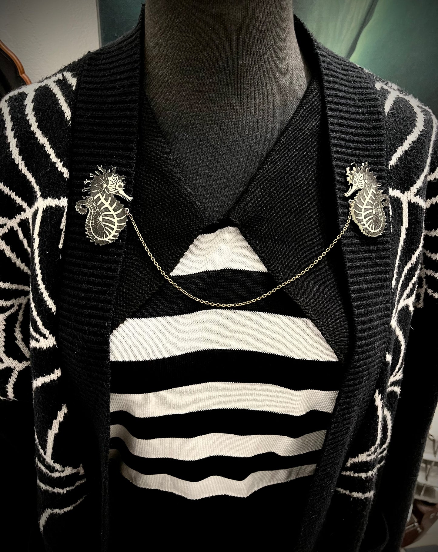 Skeleton Seahorse Collar PIN Set - Glow-in-the-Dark