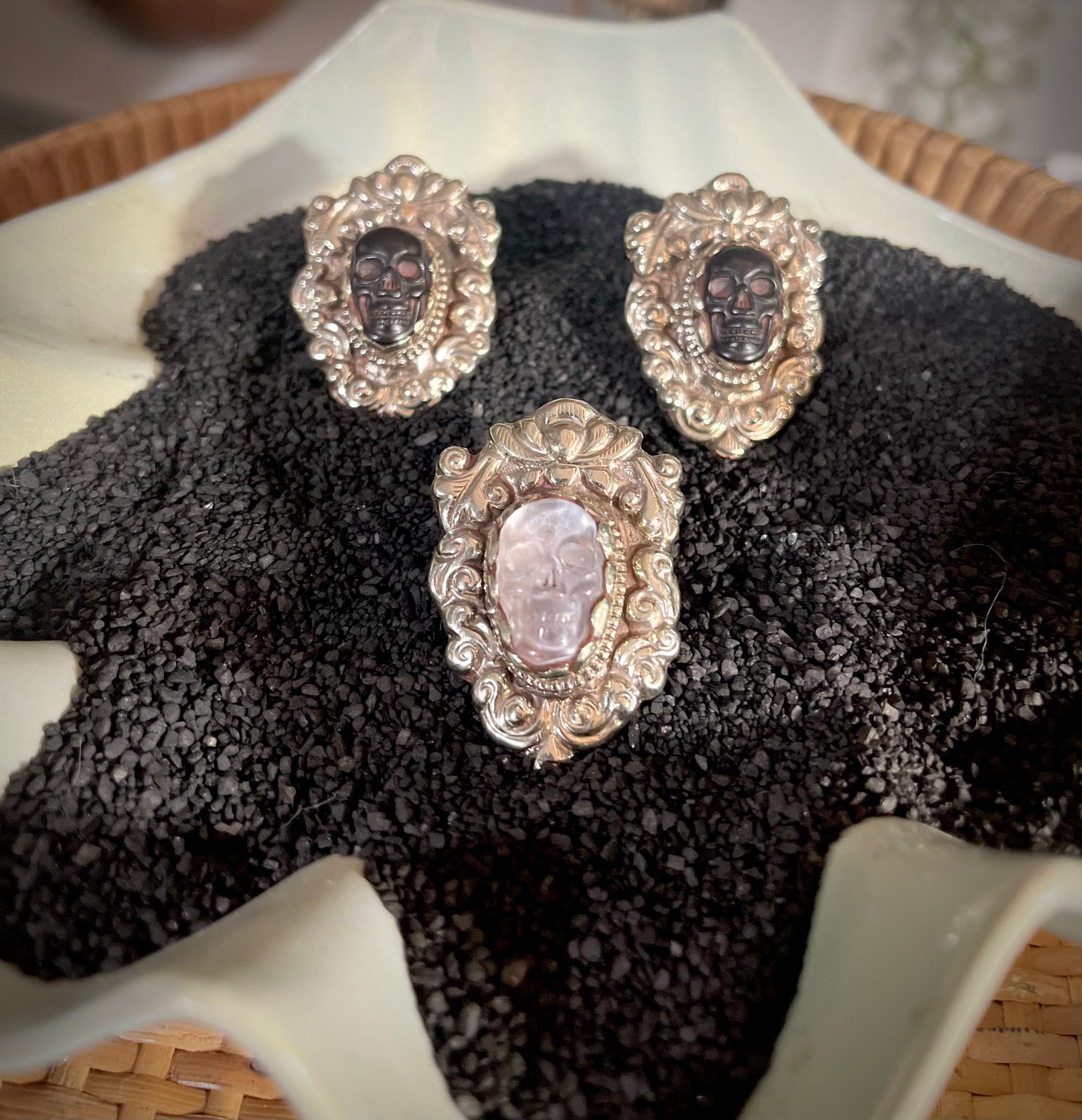 Skull Ring - S - Ornate - Clear Crystal Agate