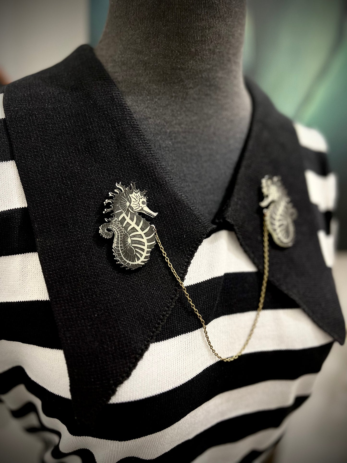 Skeleton Seahorse Collar PIN Set - Glow-in-the-Dark