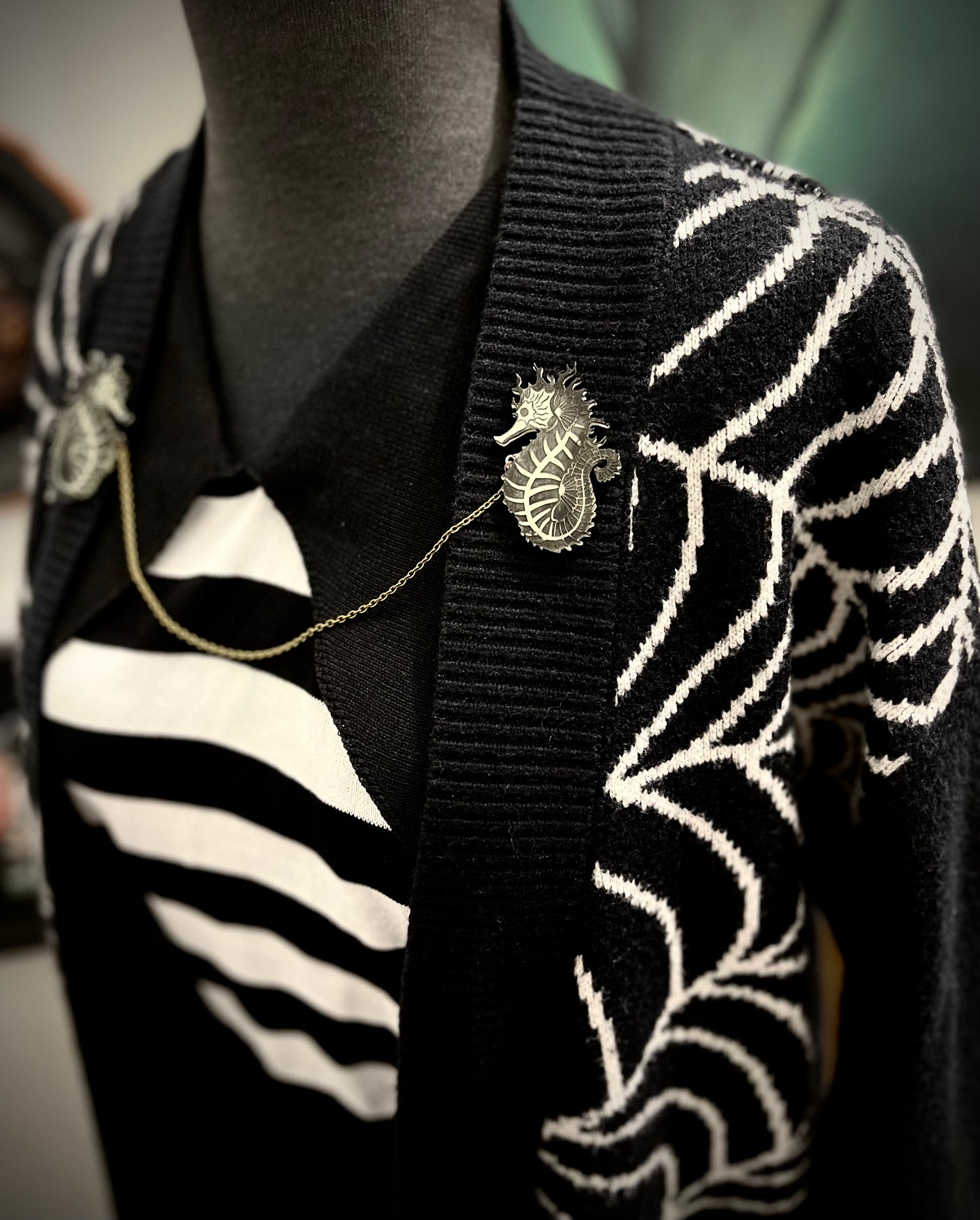 Skeleton Seahorse Collar PIN Set - Glow-in-the-Dark