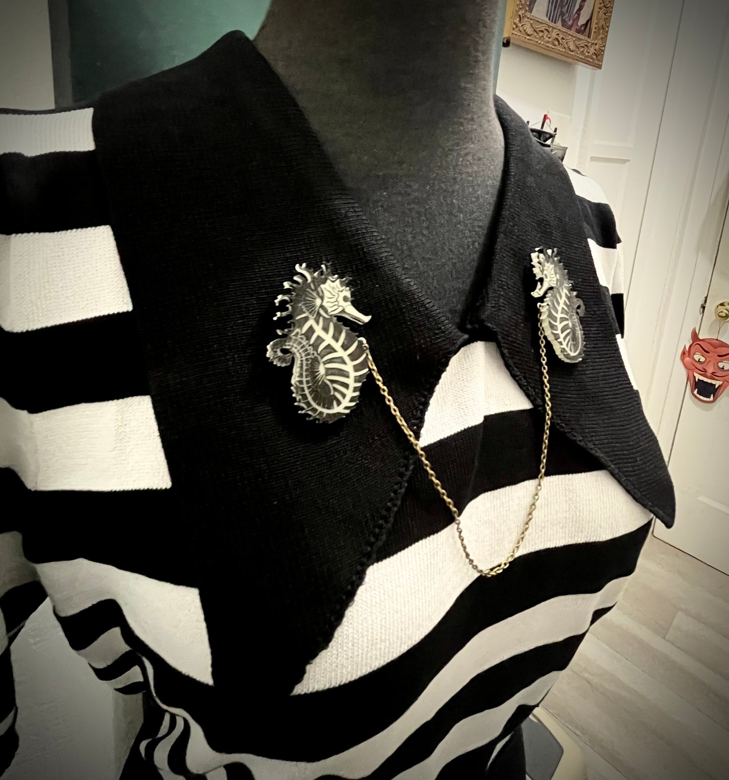 Skeleton Seahorse Collar PIN Set - Glow-in-the-Dark