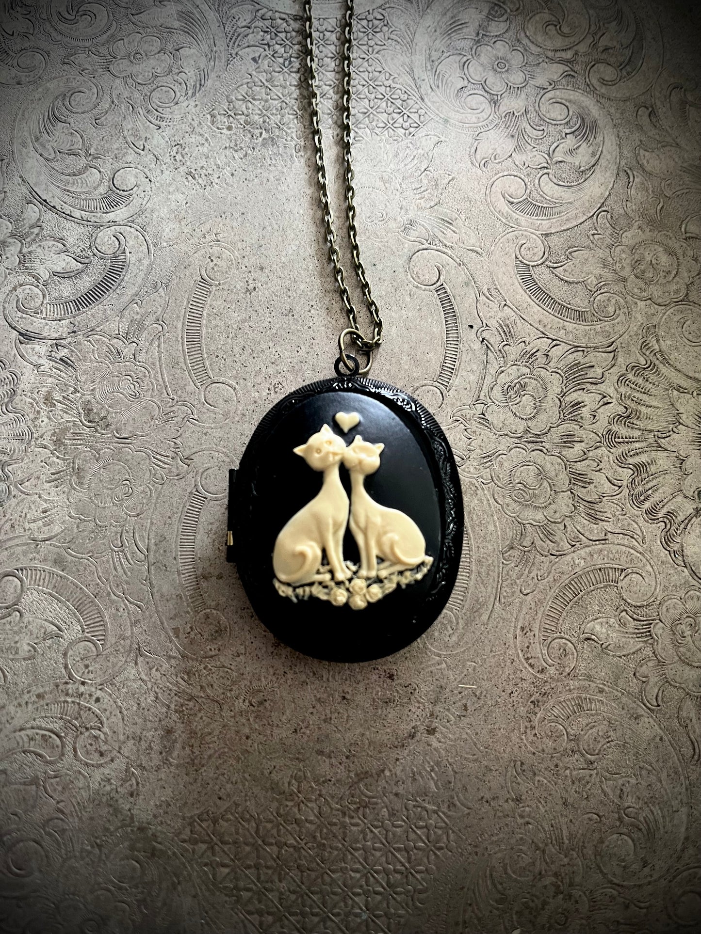 Love Cats Cameo Locket Necklace