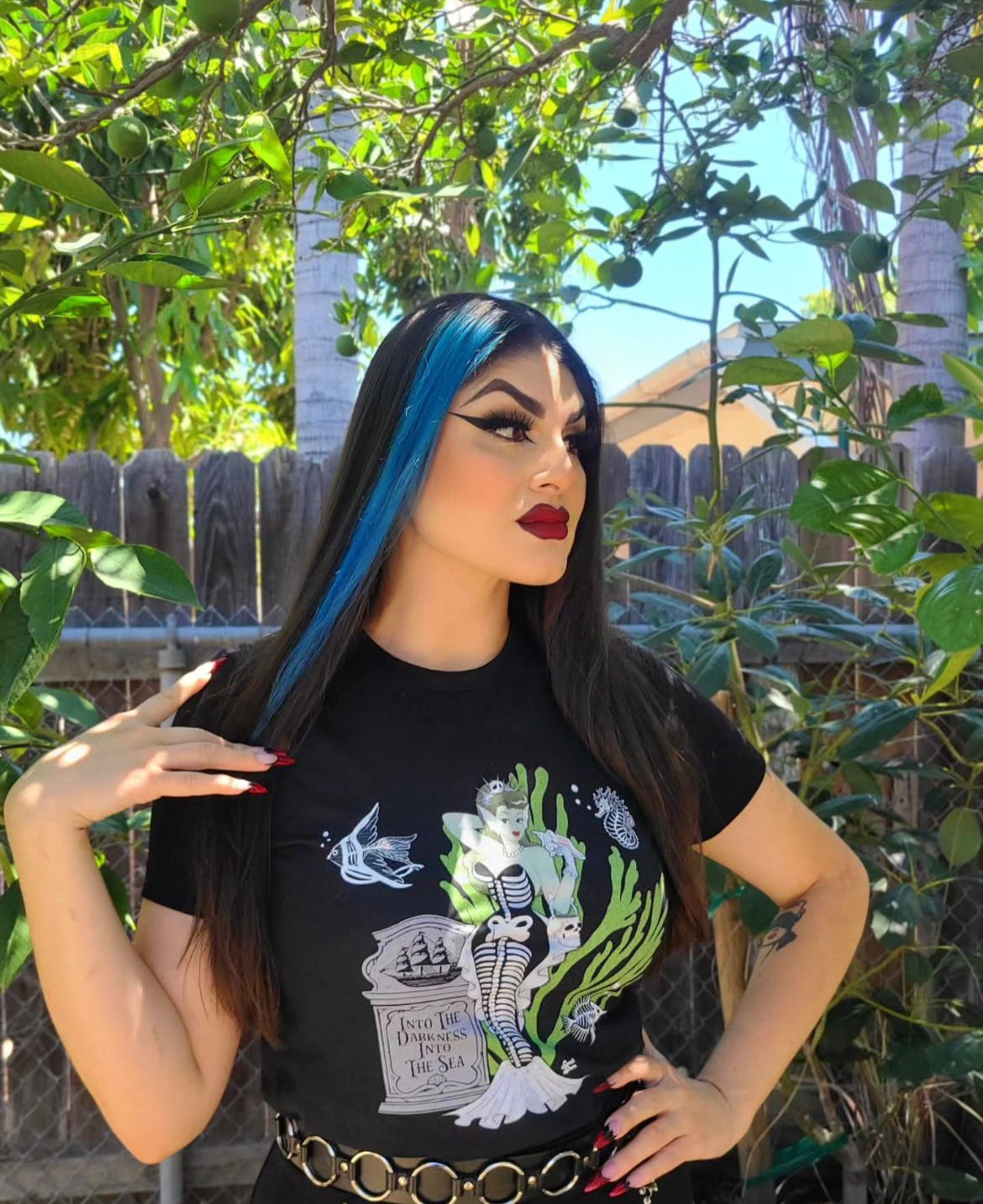 Skeleton MerBabe - Unisex Tee