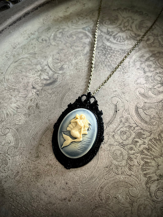 Gothic Siren Cameo Necklace