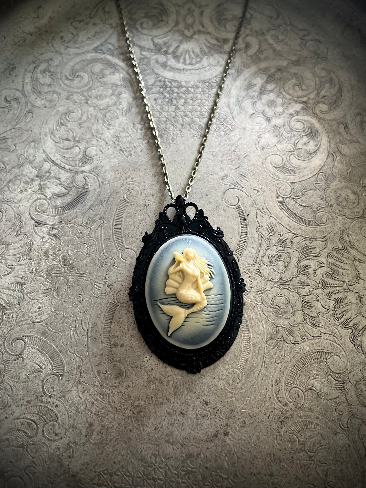 Gothic Siren Cameo Necklace