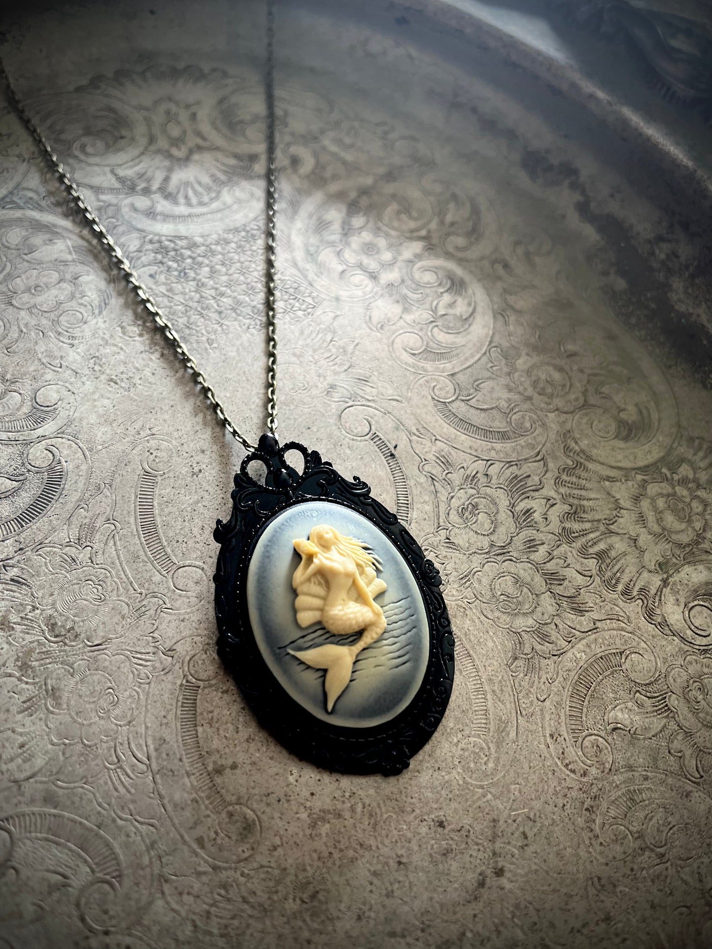 Gothic Siren Cameo Necklace