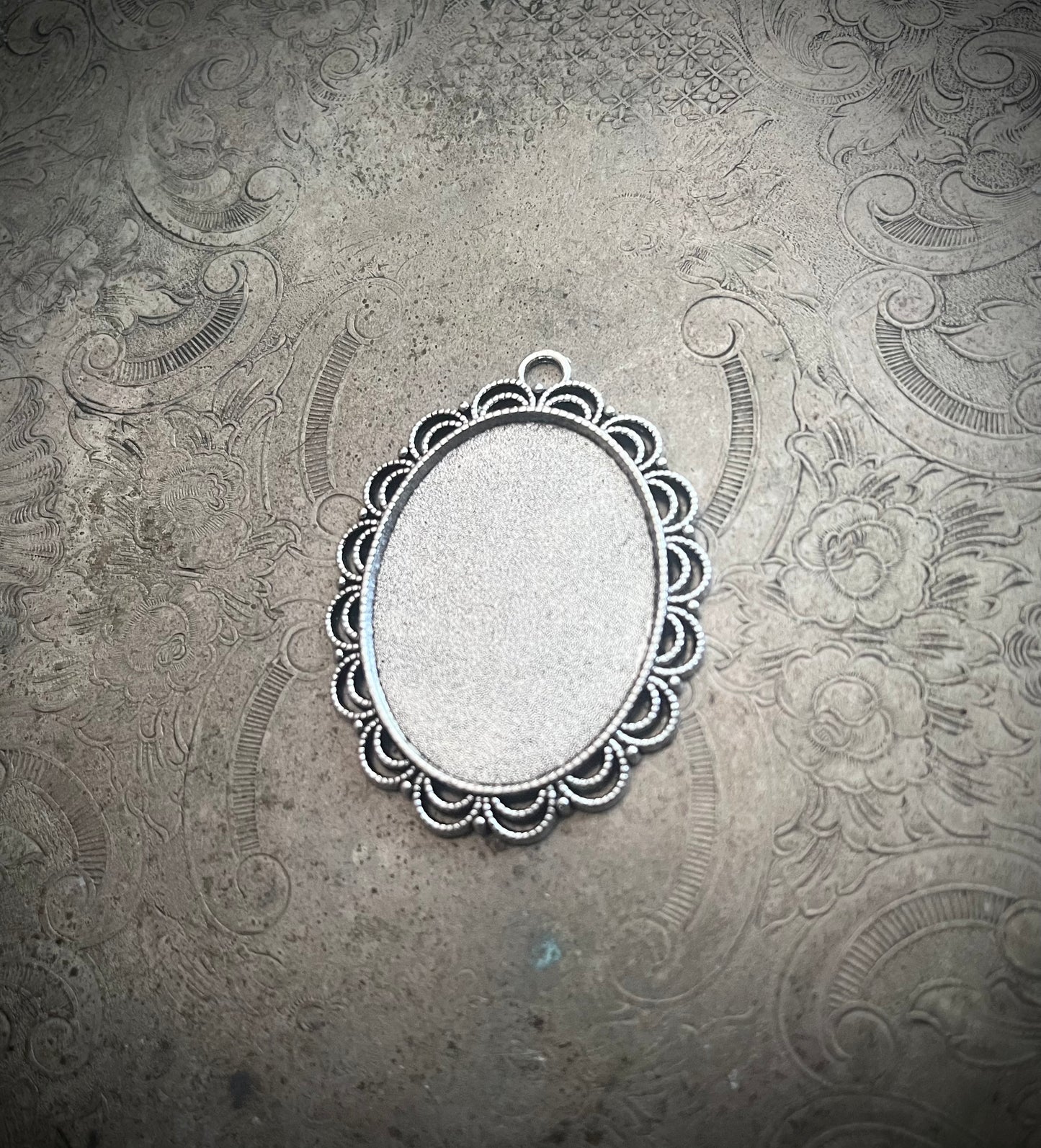 30x40 Silver Frame Setting