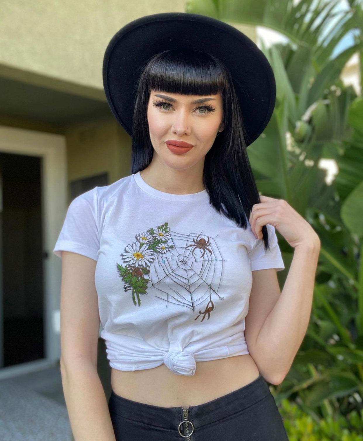 Daisy Spring Spiderweb - Unisex Tee SALE!