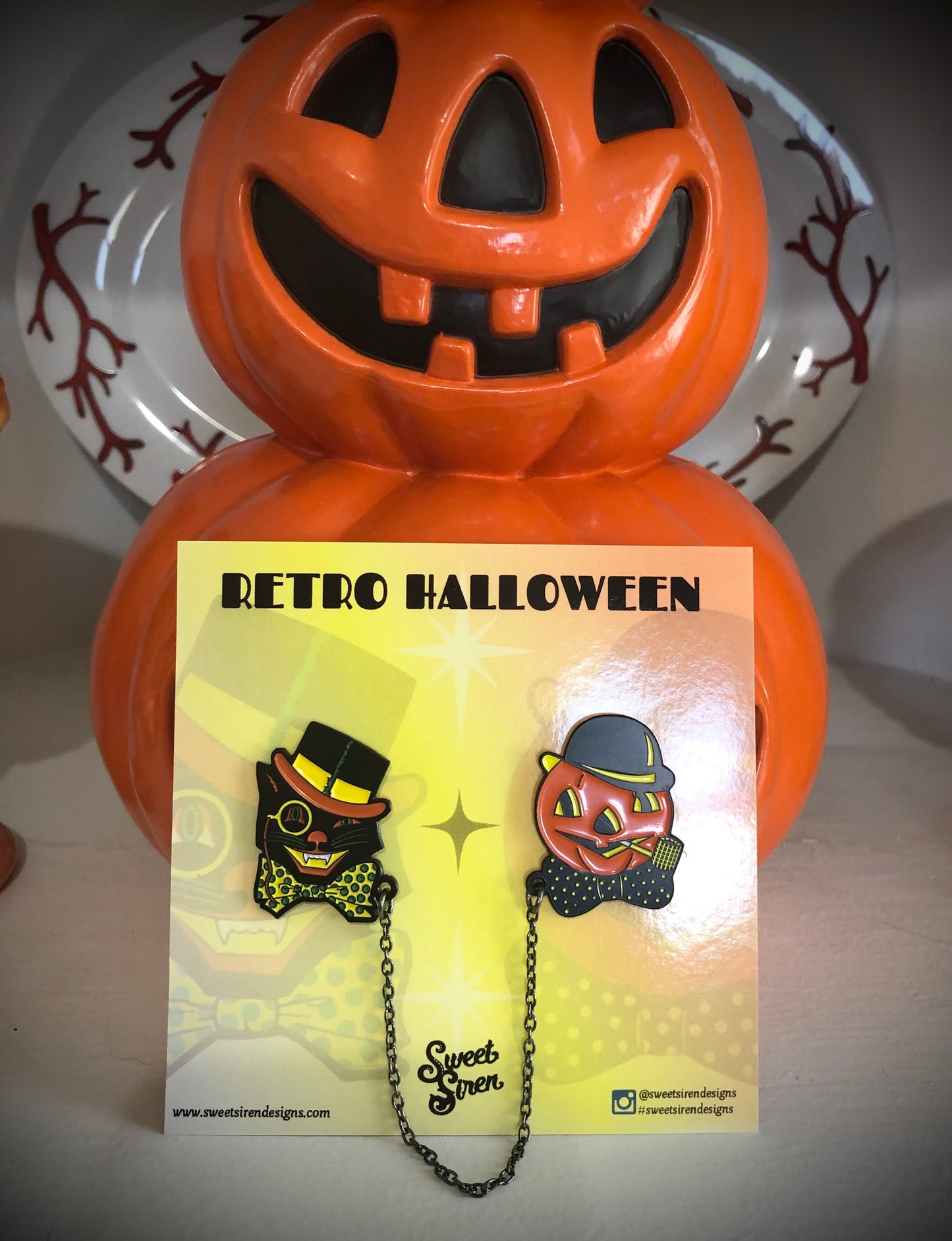 Retro Cat and Pumpkin Collar-Sweater Pin Set