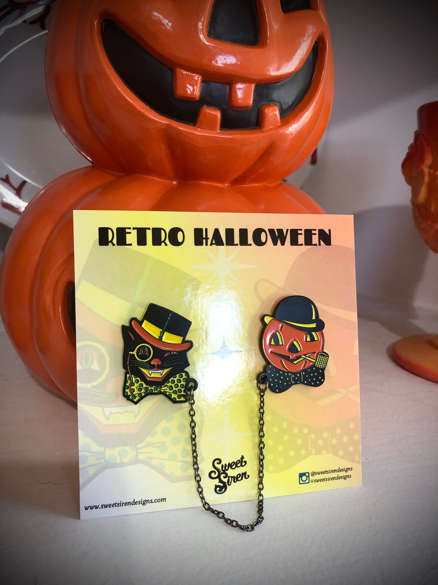 Retro Cat and Pumpkin Collar-Sweater Pin Set
