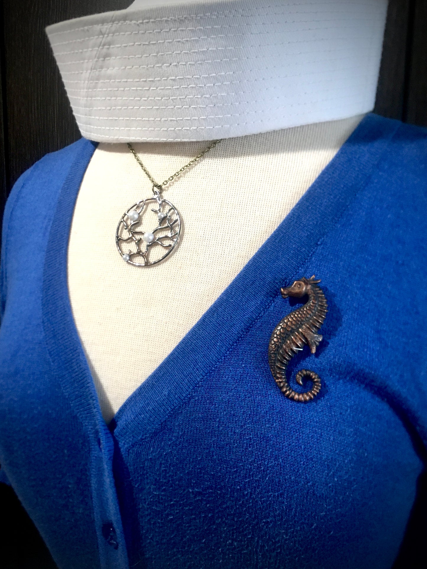Vintage style Sea Horse Pin