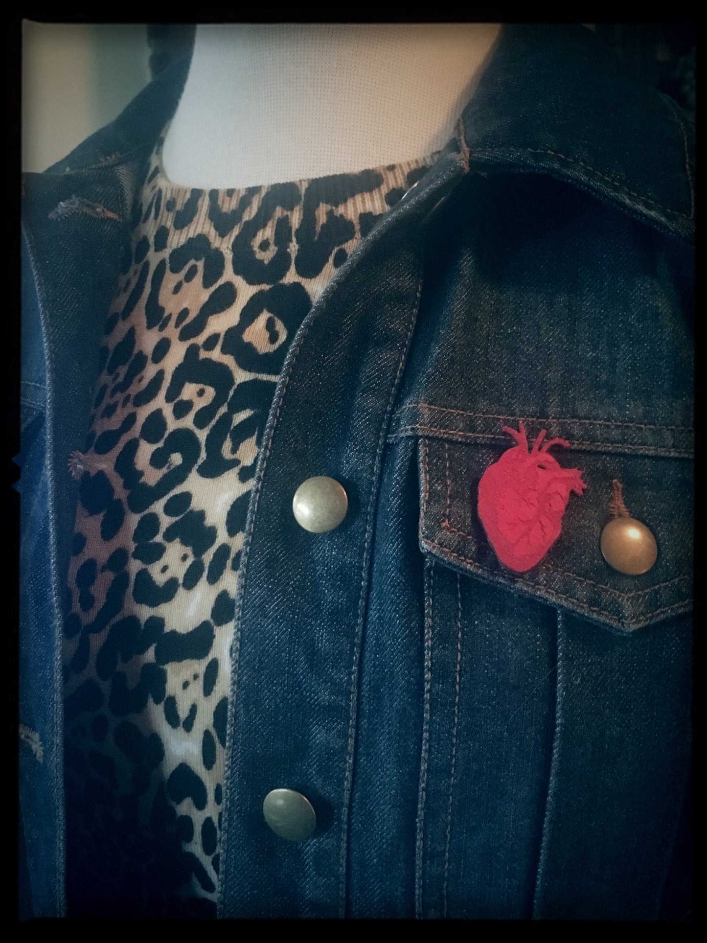 Human HEART wooden - PIN