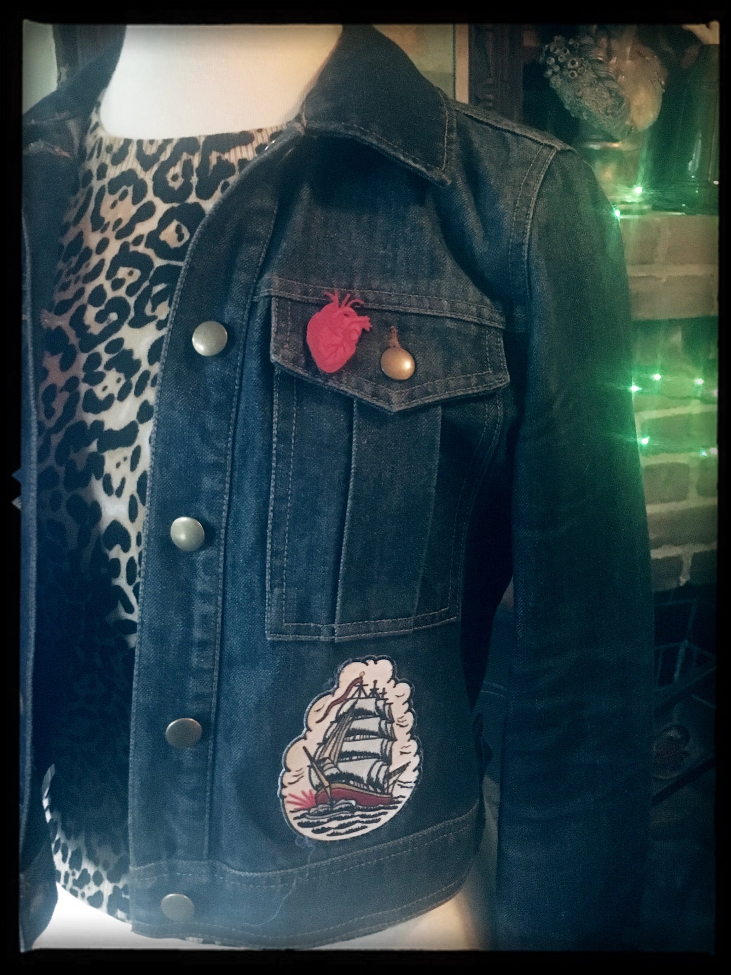 Human HEART wooden - PIN