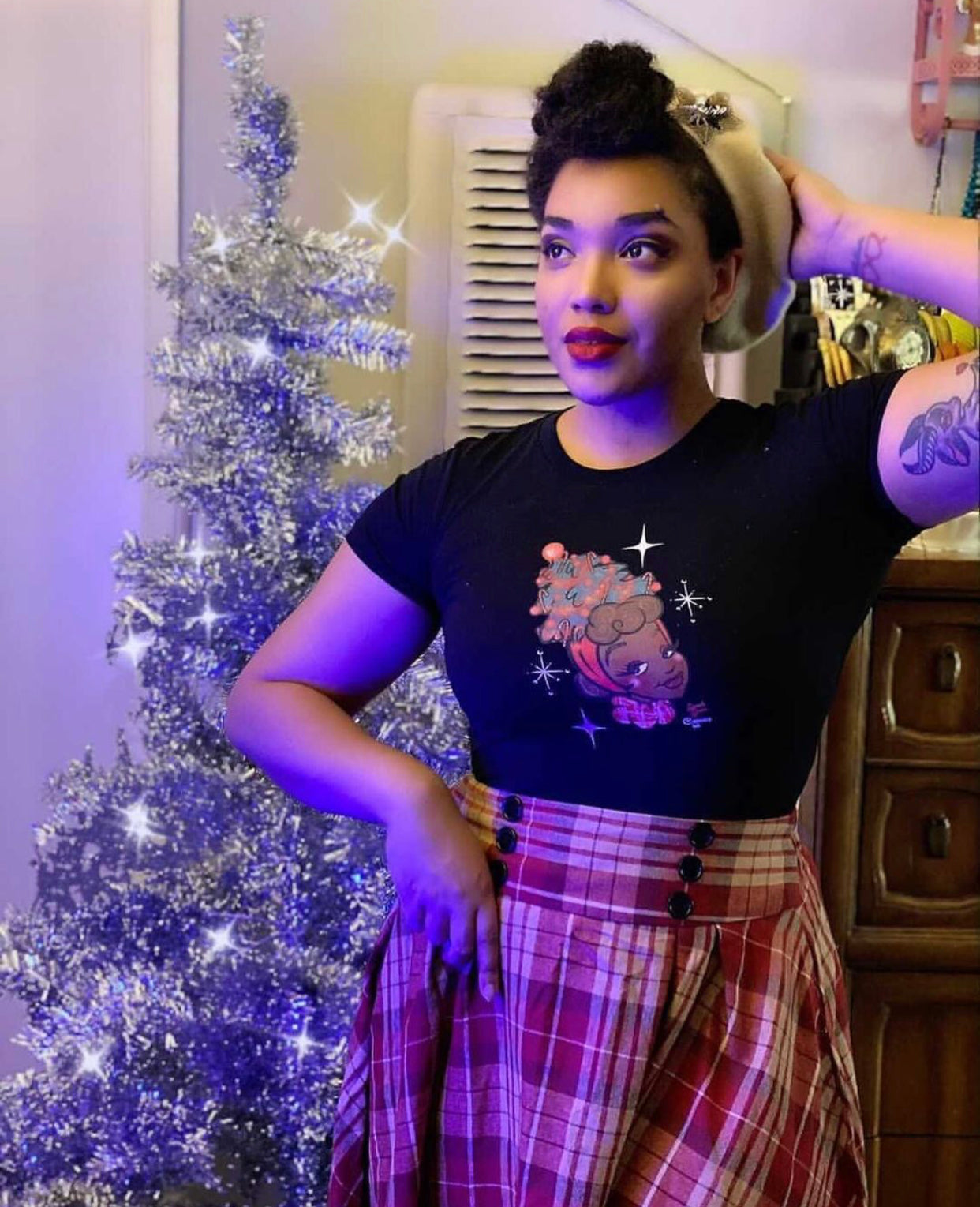 Holiday Friends 1 - Unisex Tee