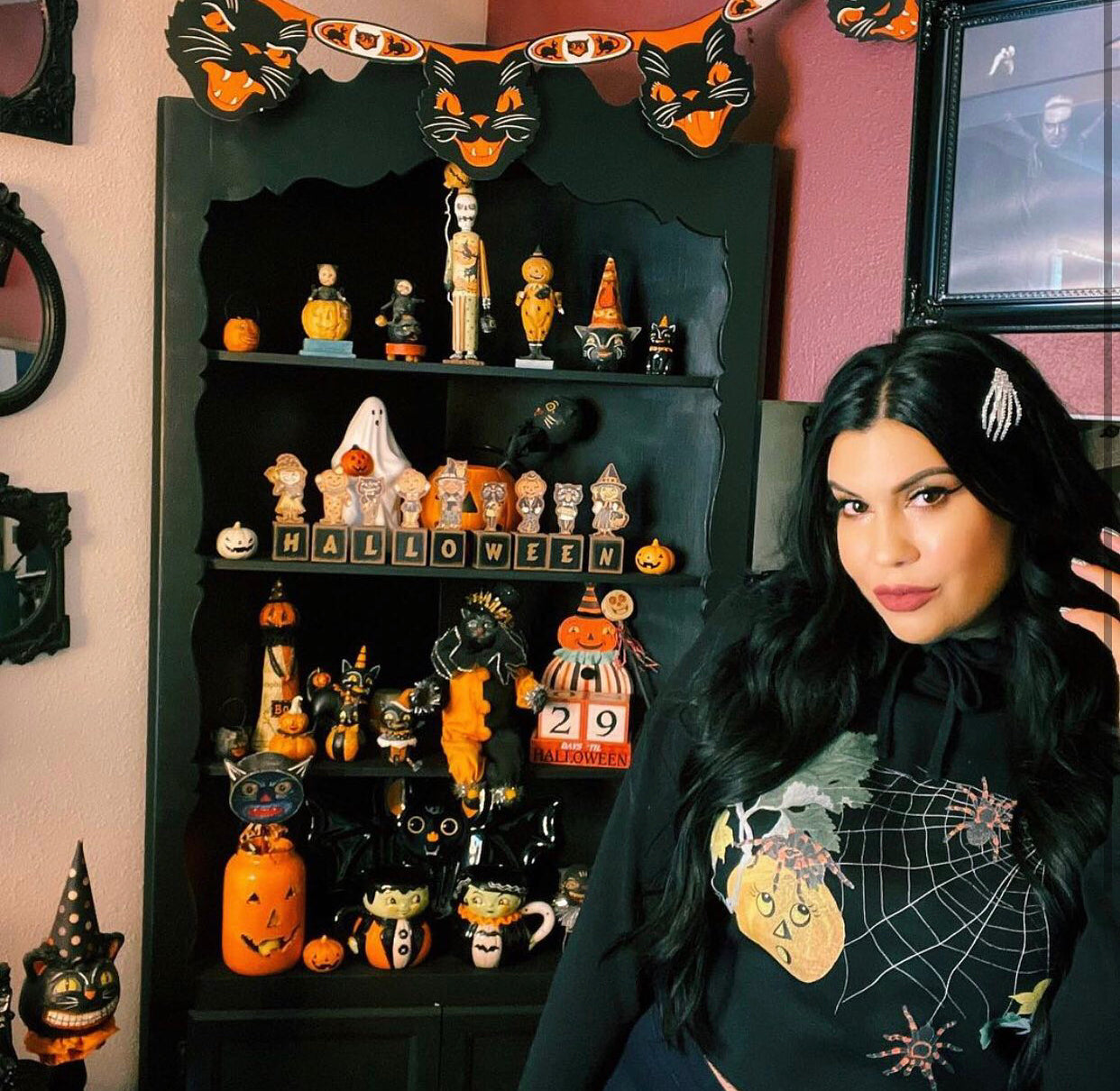 Fall Spiderweb - Women’s Cropped Hooded Sweatshirt