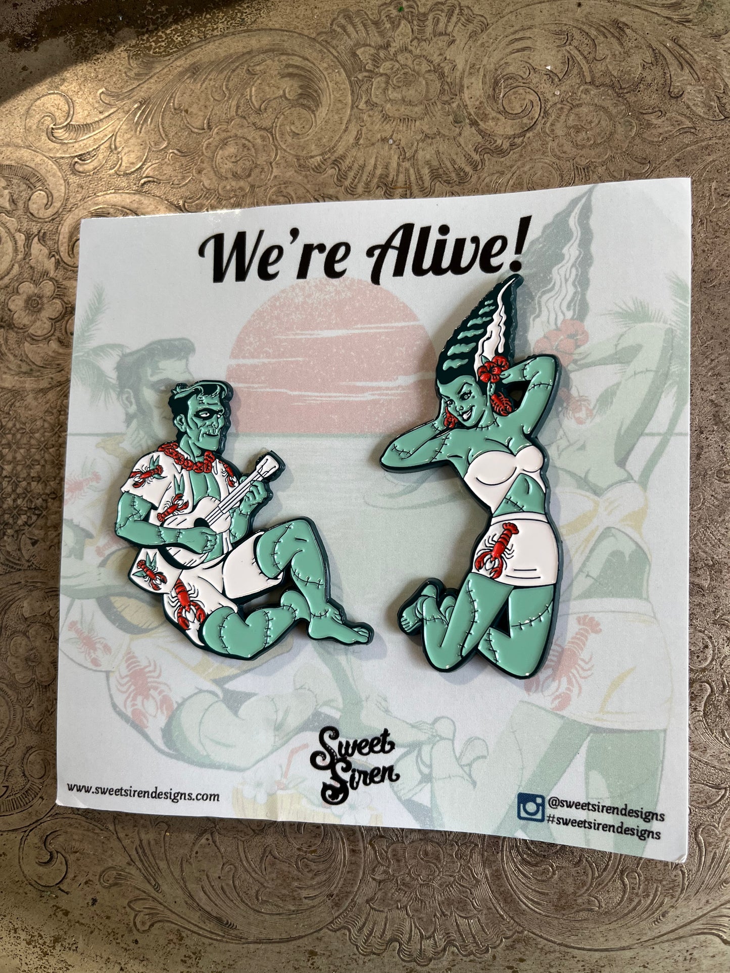 We're Alive! - ENAMEL PIN SET