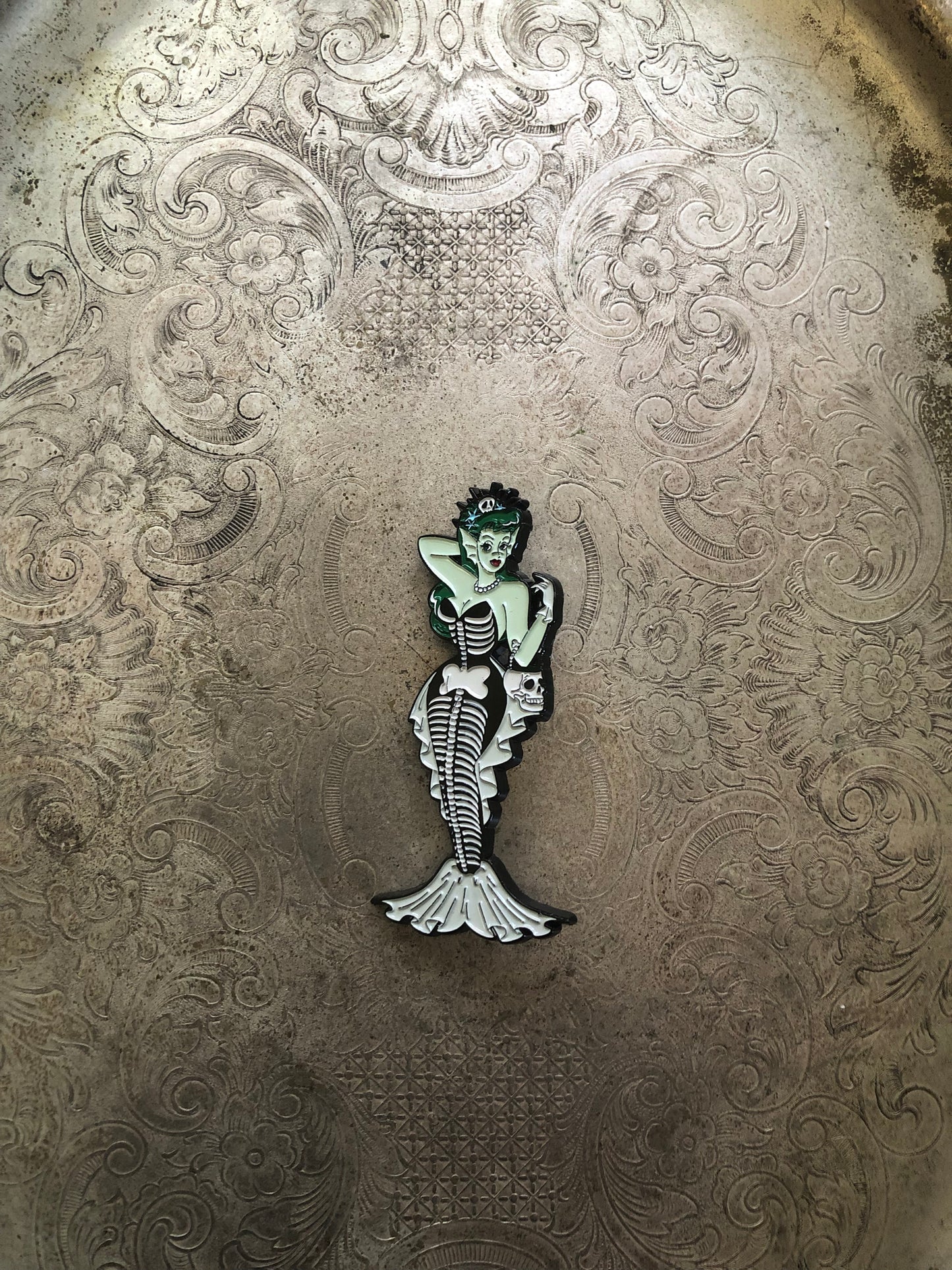 Skeleton Mermaid Babe - Pin