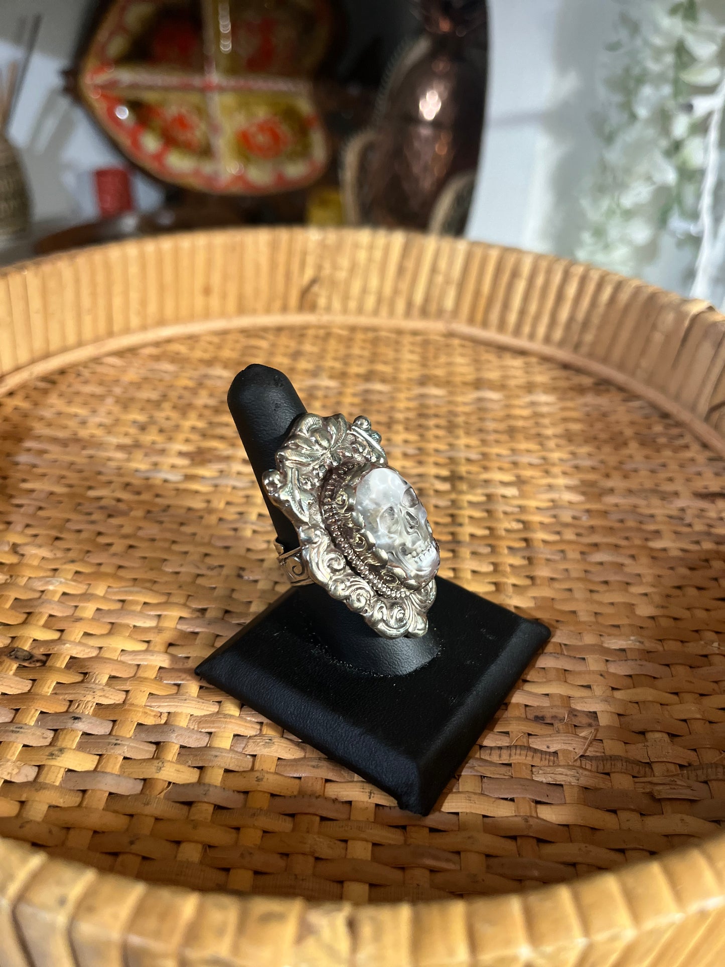 Skull Ring - M - Ornate - Clear Crystal Agate