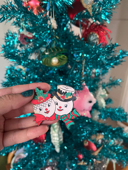 Snowman Couple pin