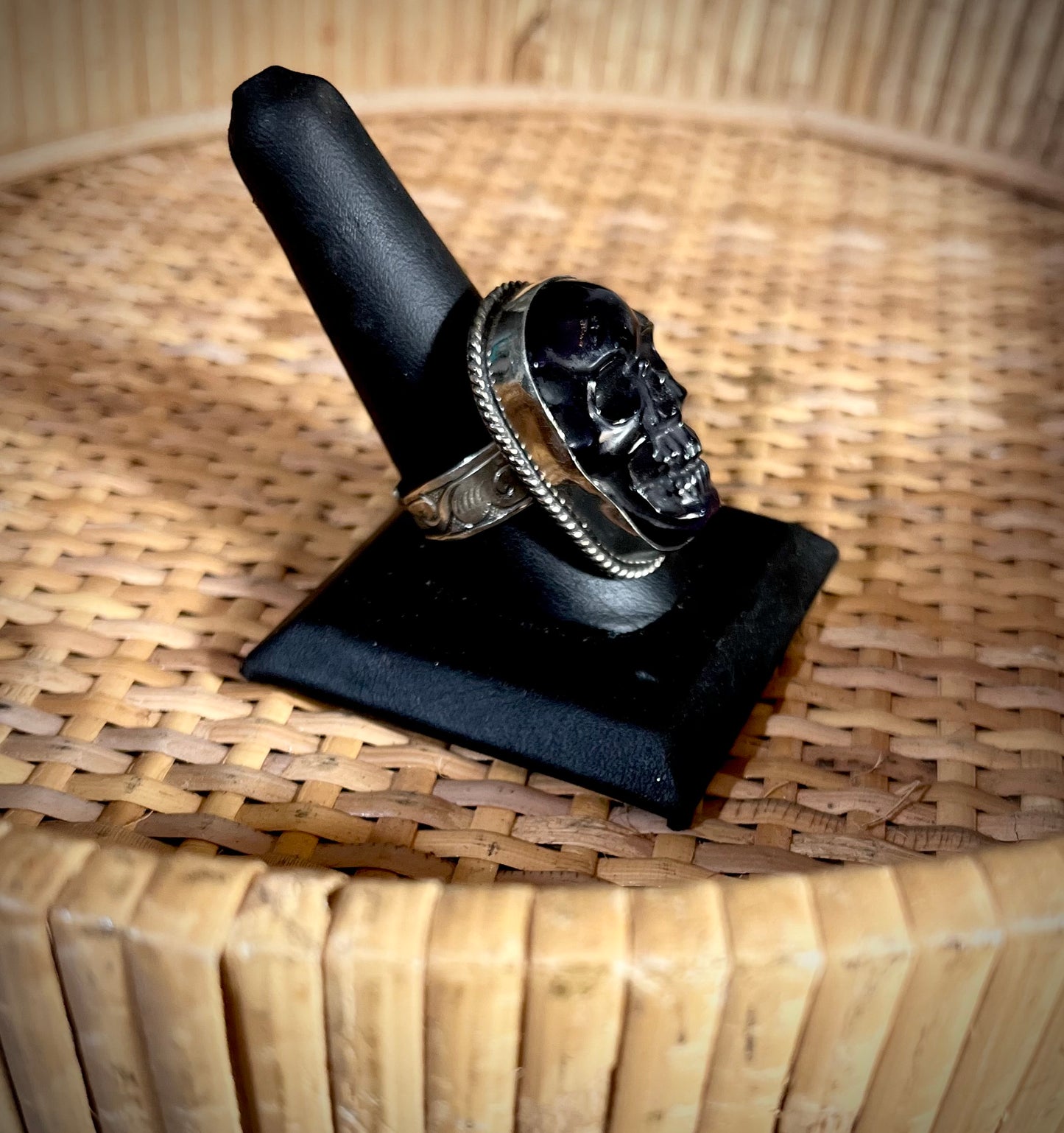 Skull Ring - M- Dark Black Amethyst