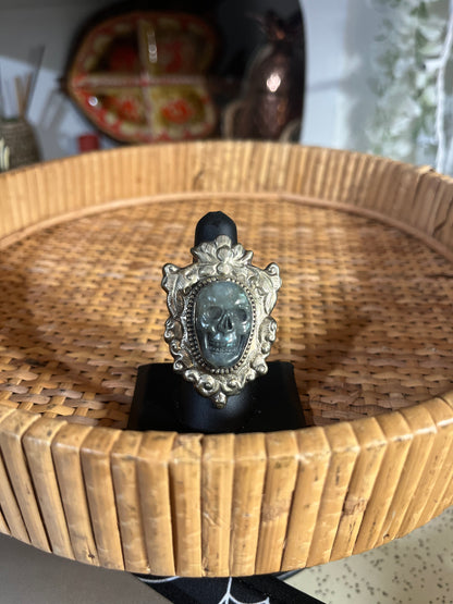 Skull Ring - M - Ornate - Dark Crystal Agate