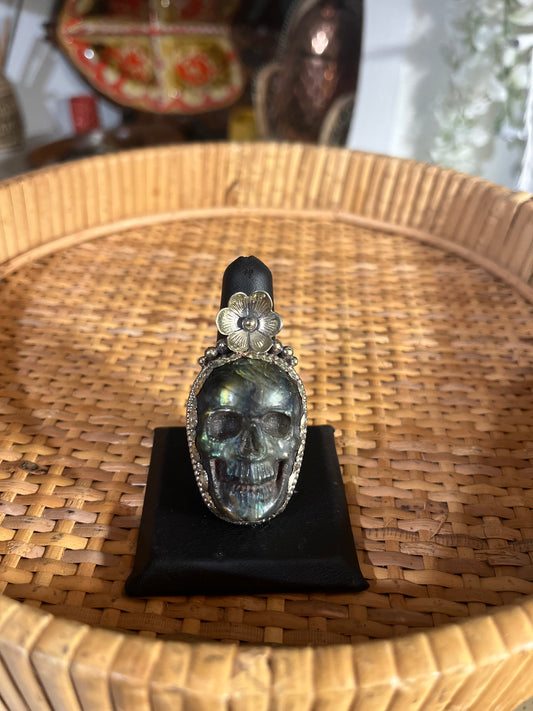 Skull Ring - L - Flower - Labradorite