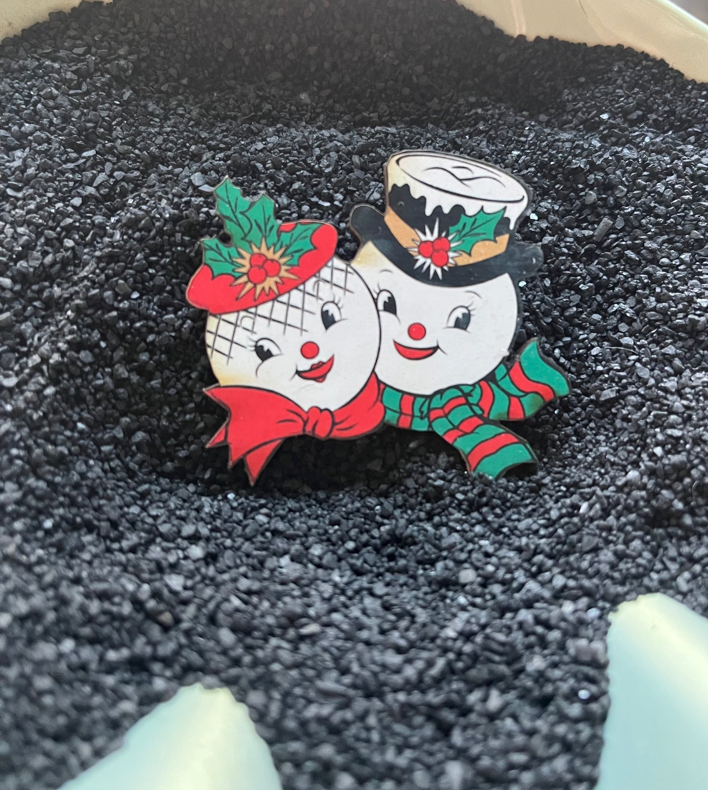 Snowman Couple pin