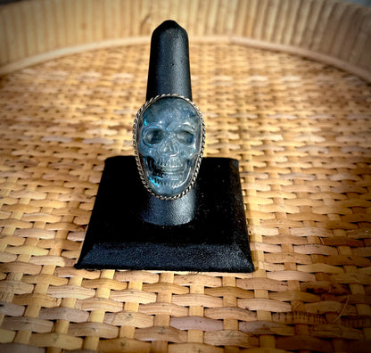 Skull Ring - M- Labradorite