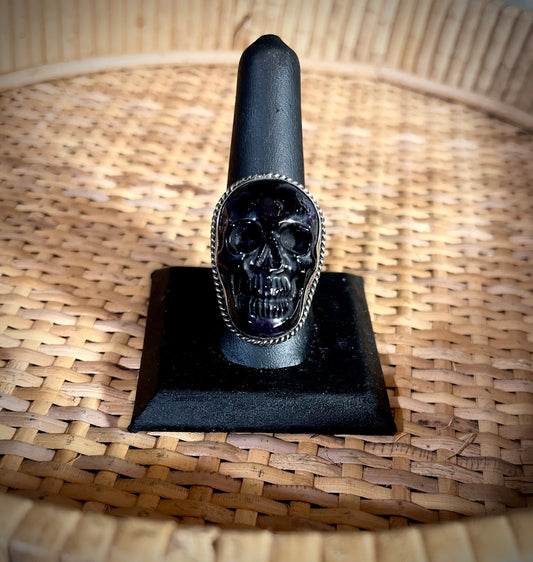 Skull Ring - M- Dark Black Amethyst