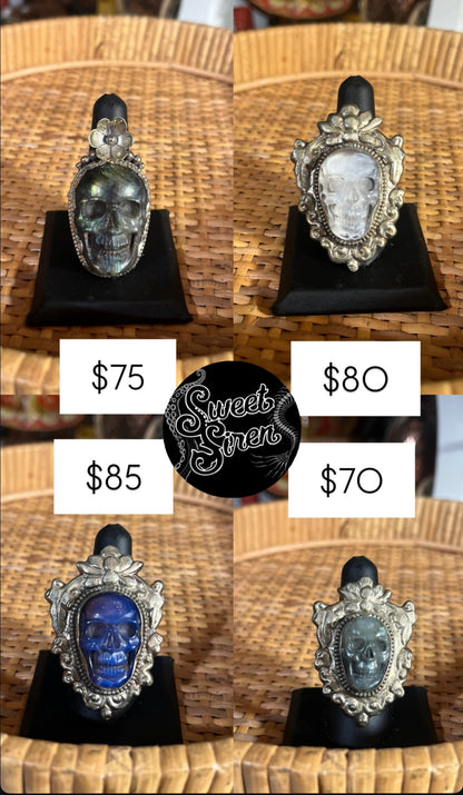 Skull Ring - M - Ornate - Dark Crystal Agate