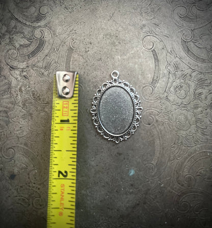 25x18 Silver Frame Setting