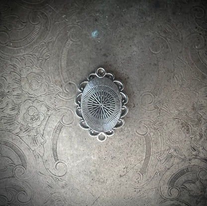 25x18 Silver Frame Setting