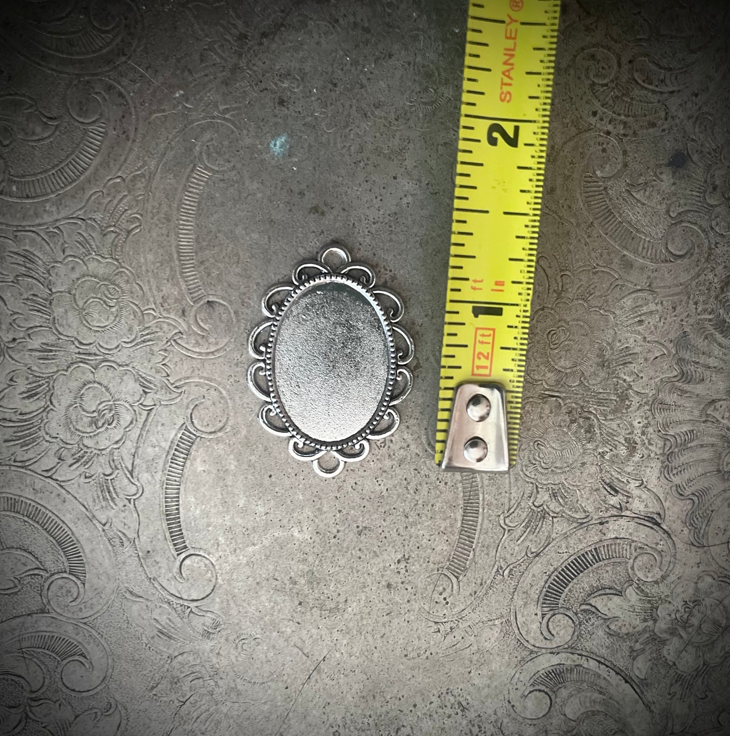 25x18 Silver Frame Setting