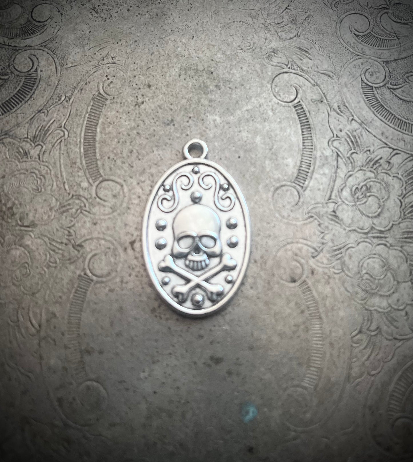 25x18 Silver Pirate Frame Setting