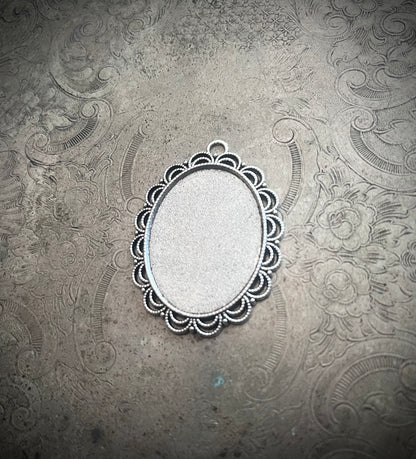 30x40 Silver Frame Setting