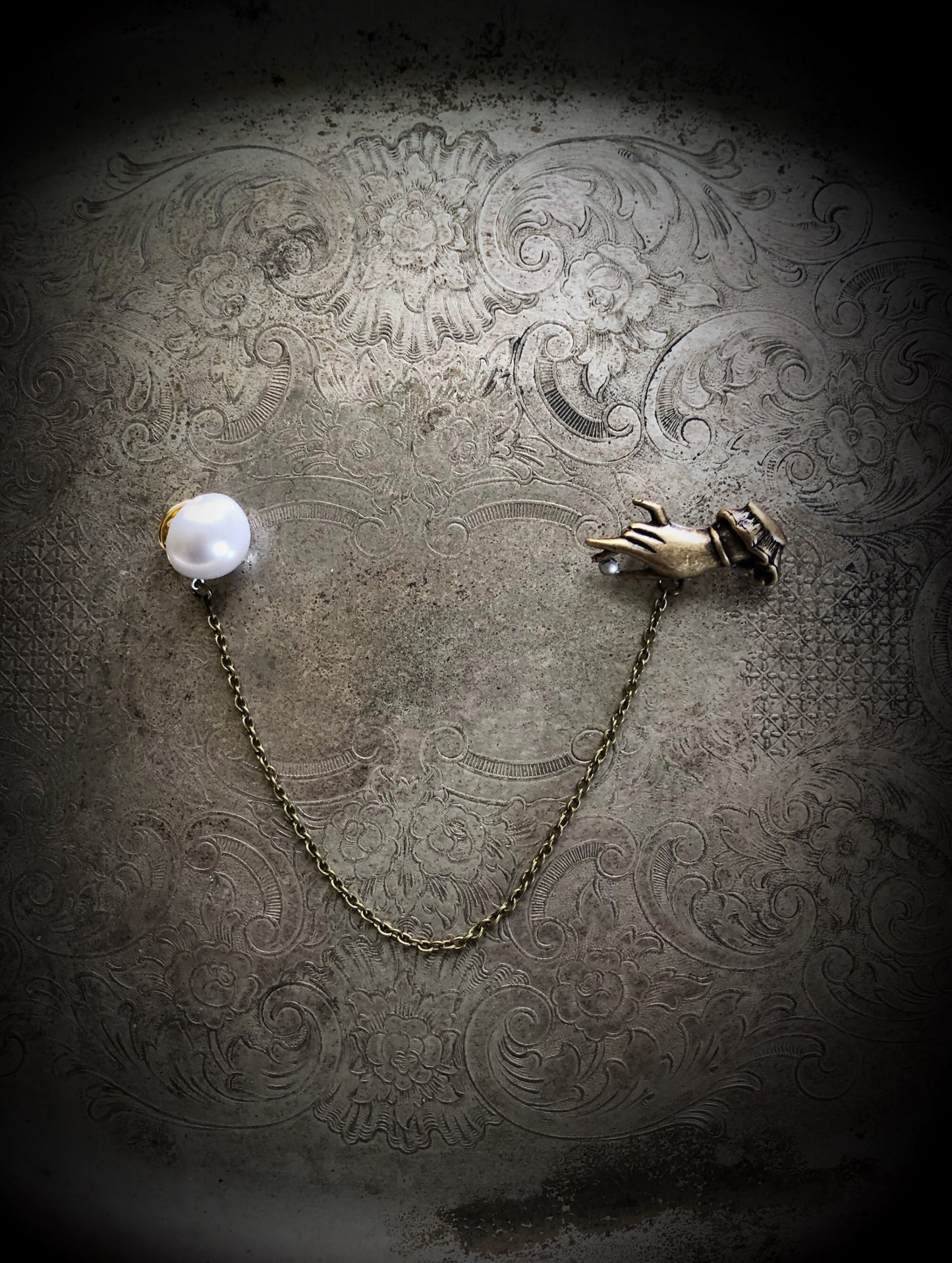 The Hand with the Pearl - Collar Pin Set
