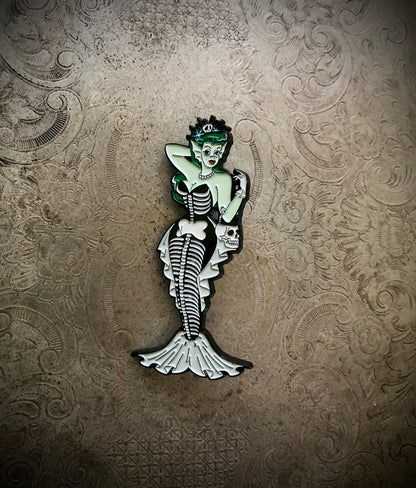 Skeleton Mermaid Babe - Pin