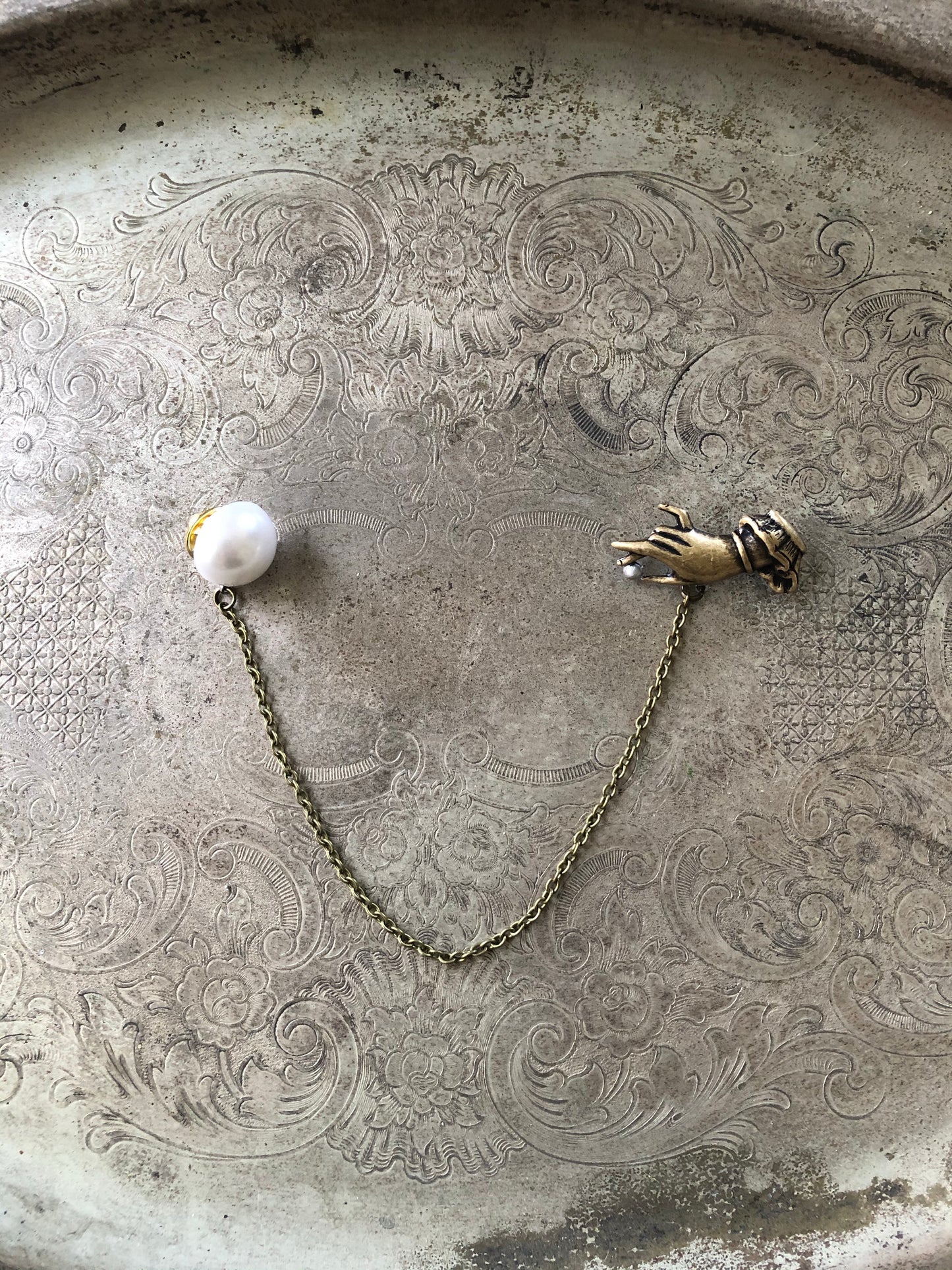 The Hand with the Pearl - Collar Pin Set